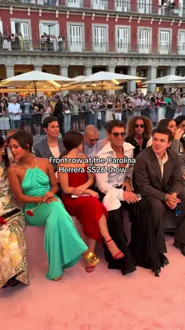 @Carolina Herrera brought a star studded crowd to #madrid for its SS26 show at Plaza Mayor. Do you recognize anyone? #vittoriaceretti #lucyhale #alexachung #alishaboe #fashionshow #carolinaherrera #carolinaherrerass26 #foryoupage #fy