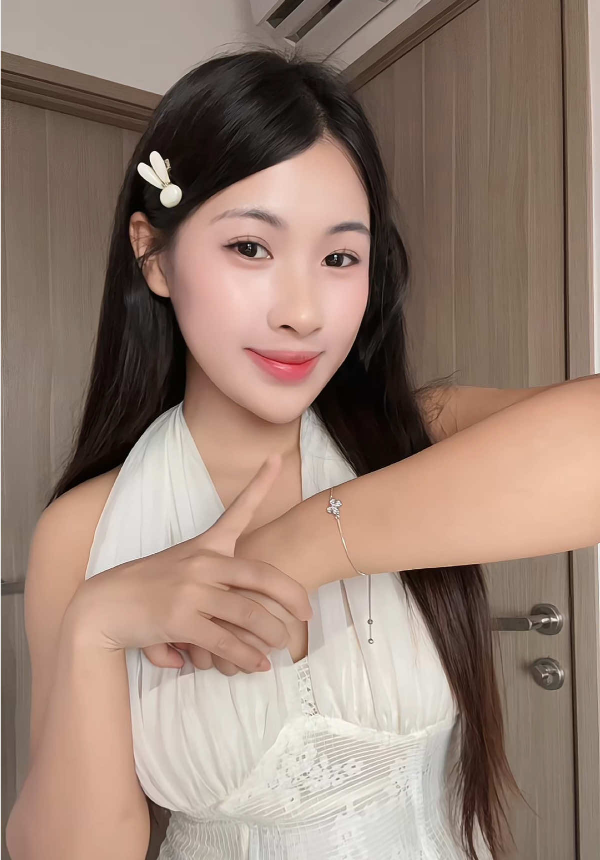 Đeo vòng này là thấy nữ tính liền #ngoquynhrv #elenka #vongtay #reviewtrangsuc #phukien 