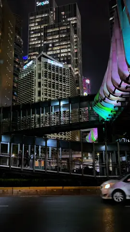 Video nya boleh di ambil buat bahan content para pemula, di izinin. Videonya geter dikit gara2 ada motor dari arah blakang deketin , hati2 gaes klo pegang hp di pinggir jalan jgn lengah. #jakarta #citylights #fyp #foryou #senayan 