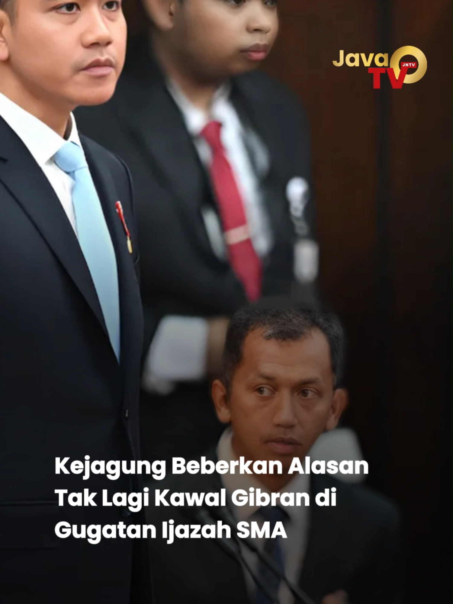 Kejaksaan Agung menegaskan bahwa pendampingan Jaksa Pengacara Negara dalam sebuah perkara perdata dihentikan karena gugatan tersebut bersifat pribadi, bukan terkait jabatan resmi. Awalnya pendampingan diberikan karena gugatan ditujukan ke lembaga, namun setelah sidang perdana dipastikan ranahnya pribadi, sehingga tidak lagi menjadi kewenangan JPN. Dikutip dari : CNN Indonesia #UpdateHukum #BeritaTerkini #Pengadilan #Kejagung #InfoPublik