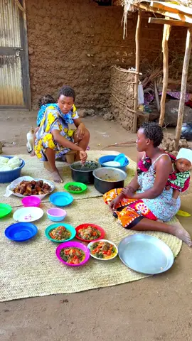 Mum Serving Her Family ❤️🍲 Pure Love & Care!   #foryou #fypシ #viralvideo #familylove #africanvillagelife