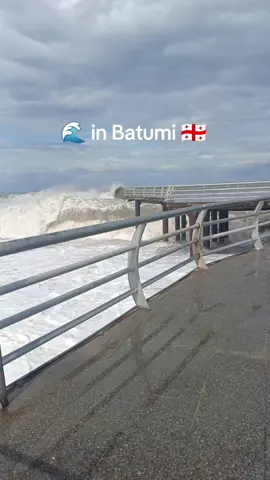 შტორმი ბათუმში 19.09.2025. #ტალღები #batumi🌊💙 #batumi #ფორიუ 