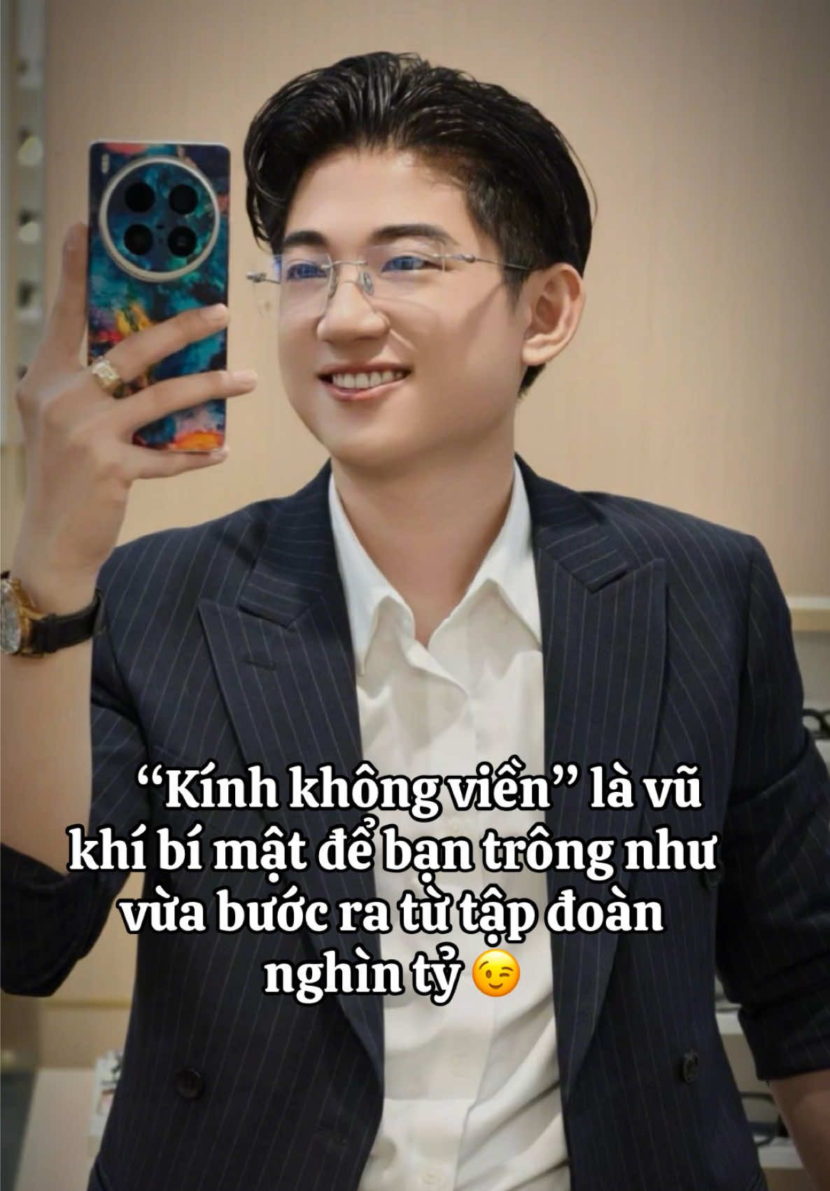 “Kính không viền” là vũ khí bí mật để bạn trông như vừa bước ra từ tập đoàn nghìn tỷ 🤔😉#túkínhviệt_otsuka #kínhcantainhatban #xuhuong 
