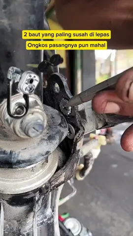 Baut yang bikin males para mekanik 😅😅 semoga bermanfaat 🙏🙏 #mekanik #fyp #bengkelmotor #bengkel 