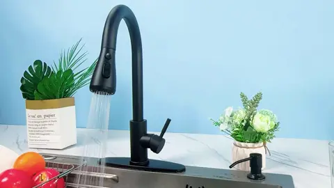 Matte Black Pull-Out Kitchen Faucet: Dual-mode water flow—water-saving and spray—flexibly switches to meet diverse cleaning needs.#tiktokshop #KitchenBathroomEssentials #HomeEssentials #PullOutFaucet #Faucet #kitchenessential 