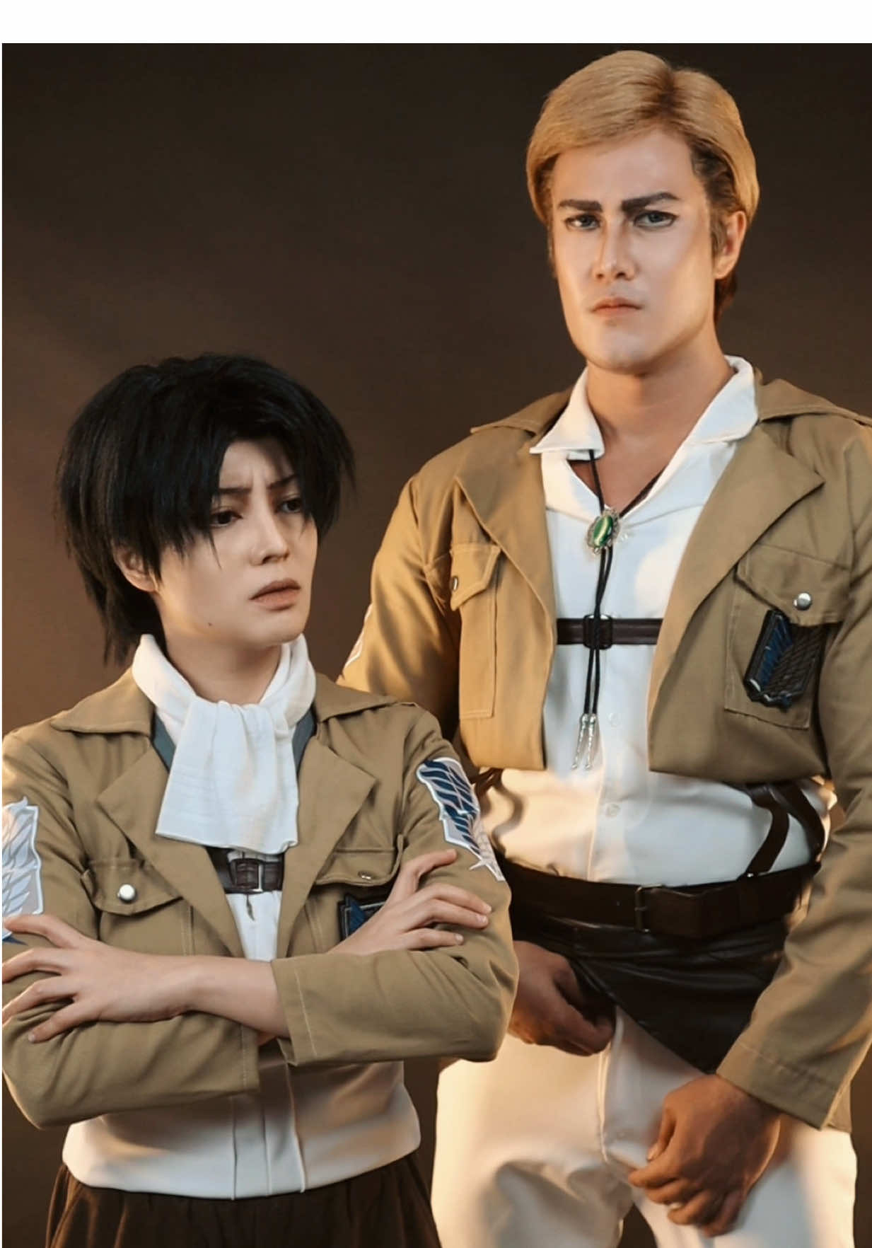 The wall is broken! Erwin and Levi without the Titans 💀 EruRi energy is strong! Levi Cosplay : @AWIE Me in my Erwin Smith cosplay  #EruRi #ErwinSmith #leviackermann #Levi #AttackOnTitan