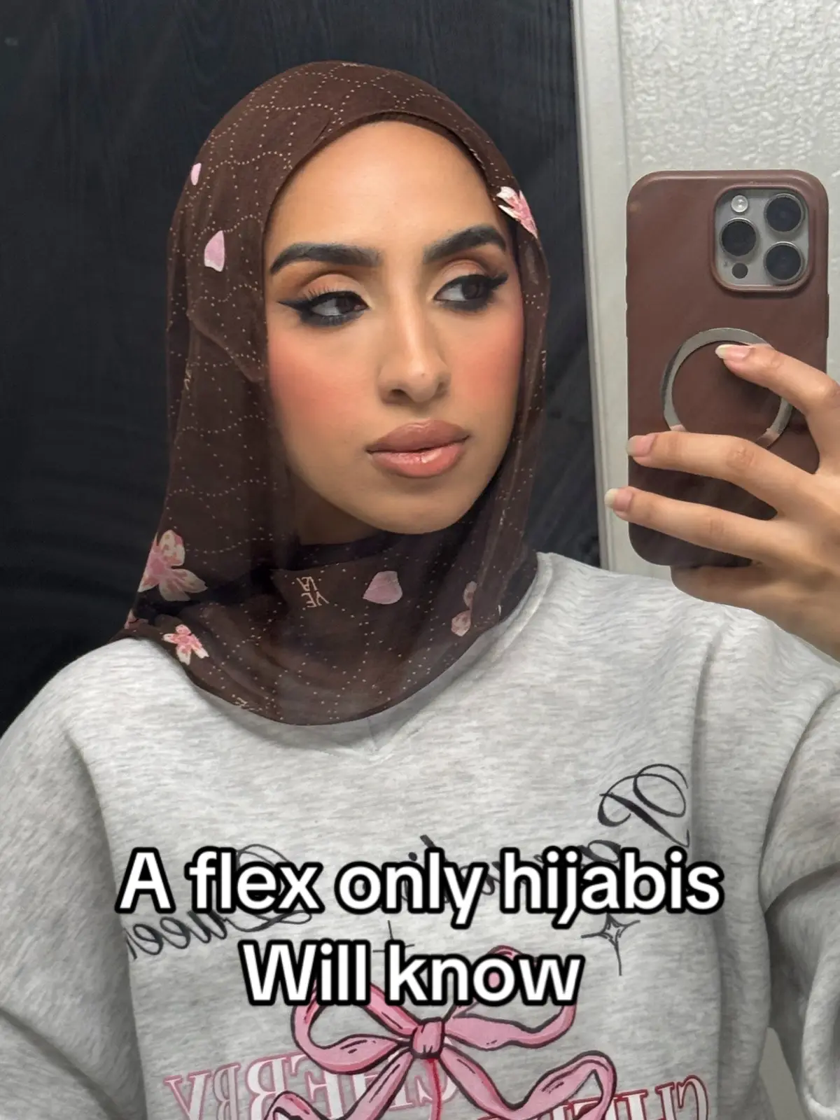 This year I mastered hijab styles & colors 💗 but me & the undercap… still not besties 👀😂 as long as the front & sides look cute, the back can mind its business 😭 send me recs please !! 