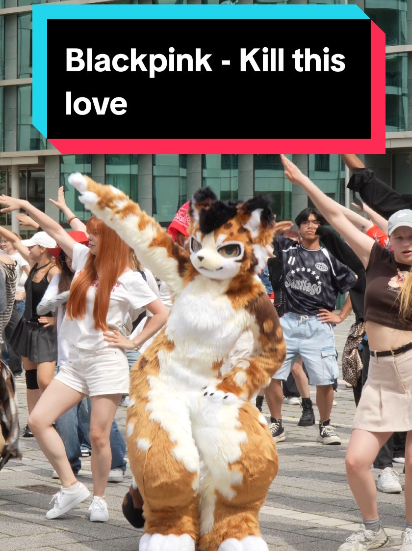 Luxxy dancing on the RPD in Stuttgart to 