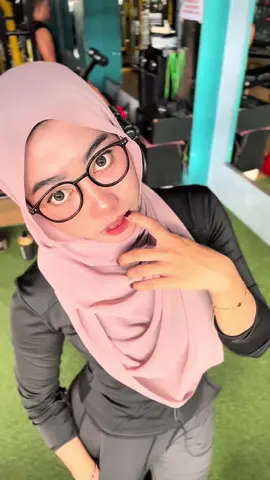 lowerbody 🦵🏻🤏🏻 #gymrat #GymTok #gymgirl #gymworkout #beranda 