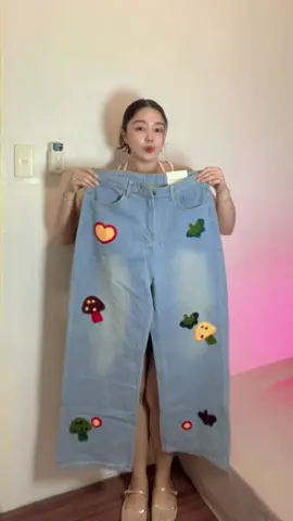 This Pants!!! OMG 😍 Super sa gandaaaa with the Top and Heels 🥹 And also the sling bag 😱 Check out niyo na agad agad!  #fypシ゚viral🖤tiktok #bag #jeans #outfit #josjacob 