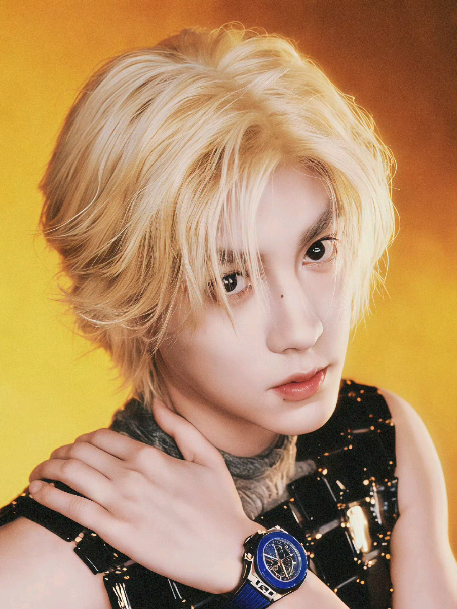 Noooooooo~~~~ I love Tian lei blonde era🫶🏻😭💛💛💛💛💛💛 Tian lei you drive me crazy because of your greek god-like handsomeness💛💛💛💛🫦😍 #tianxuning #tianlei #fyp #foryoupage 