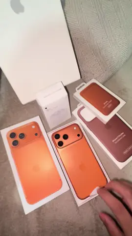 Unboxing iphone 17 pro max orange 🍊 🧡 #iphone17 #iphone17promax 