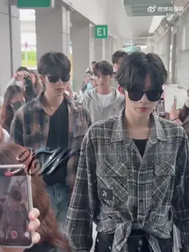 nyampenya pake kacamata dongg tambah ganteng😭 #xingqiu #jiangli #desiretheseries #ABOdesire #chinesebl 