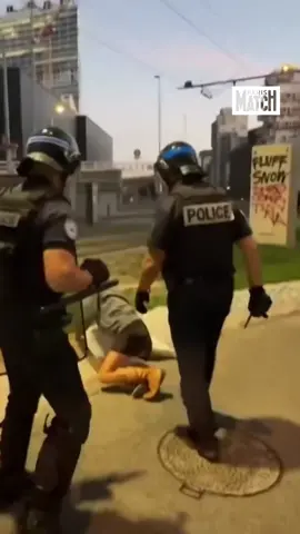 🚨 Lors de la journée de mobilisation nationale, une femme a été violemment agressée par un policier tôt dans la matinée à Marseille.  #manifestation #marseille #greve #violence #police 