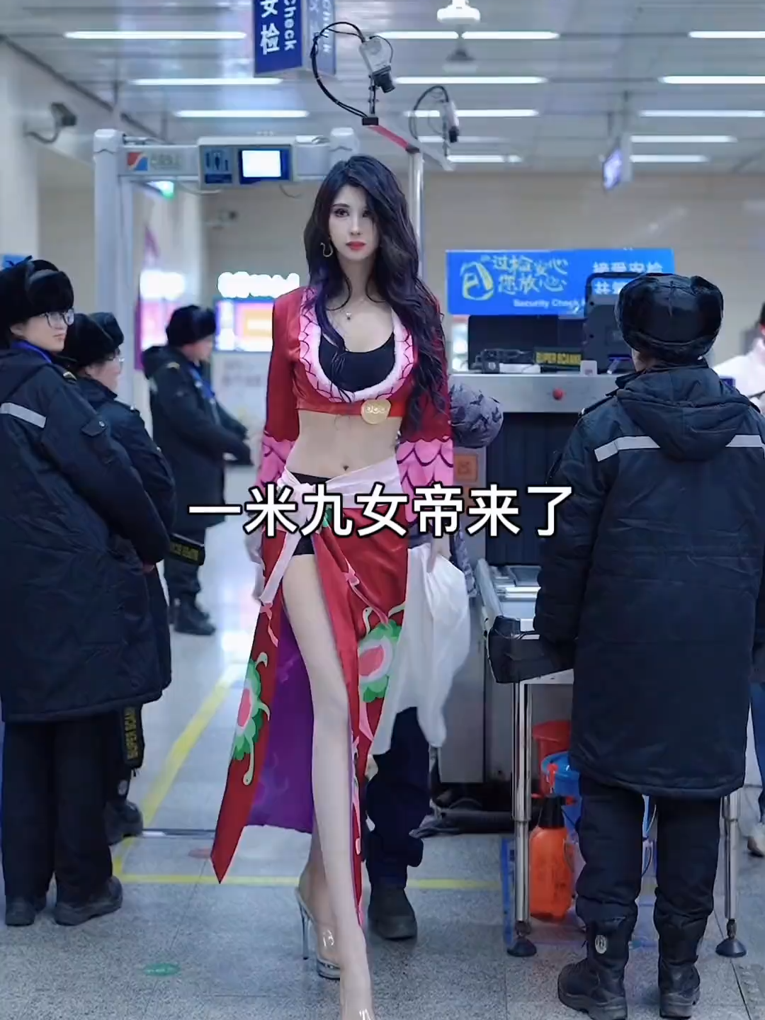 Dimensional rift at Line 5: Boa Hancock spotted scanning her metro card! 🐍💳#OOTD #newvideo #cosplayer #cosplay #LegGoals