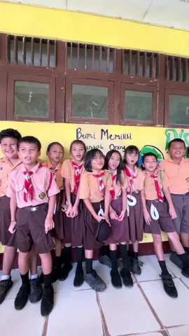 Terima kasih Pak Presiden @PRABOWO SUBIANTO_RI.1 🇮🇩  Dan Pak Wapres @Gibran Rakabuming  Atas Program makan bergizi Gratis Untuk anak2 di Daerah. Terima kasih @badangizinasional.ri  dan @gerindra  #sppgkasihanugerahjelimpoo  #trendingtiktok  #trendingtiktok 