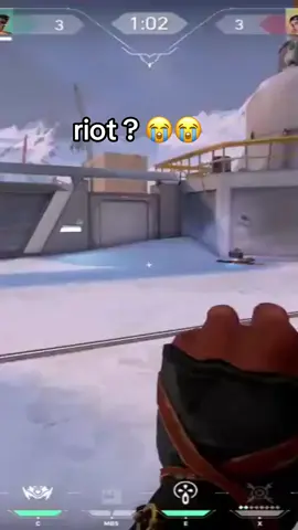 bro riot games fix your game 😭😭 #Valorant #riot #bug #unrealengine5 
