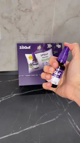 Descoperă ZzzQuil SOMN Spray Oral cu melatonină – soluția ta rapidă și eficientă pentru un somn odihnitor, atunci când nopțile devin agitate. Cu doar câteva pulverizări, înainte de culcare, te bucuri de un somn liniștit de minimum 6 ore, fără somnolență dimineața. 🌿✨ ✔️ Conține melatonină pentru a reduce timpul necesar adormirii ✔️ Gust plăcut, infuzat cu lavandă și portocală ✔️ Fără zahăr, alcool, gluten, lactoză sau coloranți artificiali ✔️ Potrivit pentru vegani și vegetarieni ✔️ Nu creează dependență – îl folosești doar atunci când ai nevoie Simplu, natural și eficient – ZzzQuil SOMN Spray Oral este companionul ideal, acasă sau în călătorii. Adormi ușor. Dormi bine. Trezește-te plin de energie! 🌙💜 #BUZZ_ZzzQuilSomn #ZzzQuil #ZzzquilSomn #ZzzQuilRomania #zzzquillife @BUZZStore 