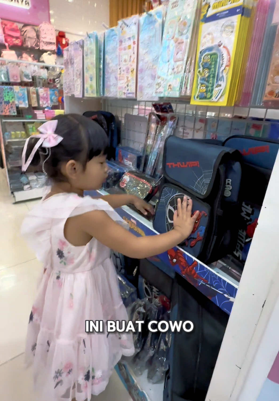 Minta sama Ria Ricis aja gais. Pasti oke