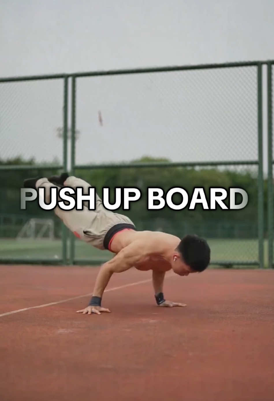 So what happen?#tiktok #fyp #pushupchallenge #pushupboard #halloween 