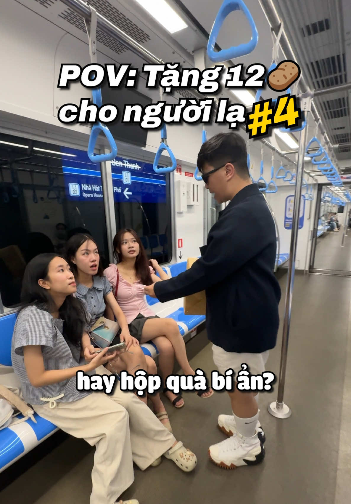 Sao hông lo gỡ hộp mà phải hỏi cái níc mới chịu kà 🤧 #fyp #EeeBro #BrotherEee #funny #mysterybox 