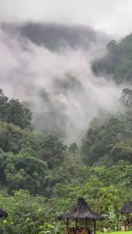 🌨️#hujan🌧️ #blackcanyon #petungkrionopekalongan #trend 