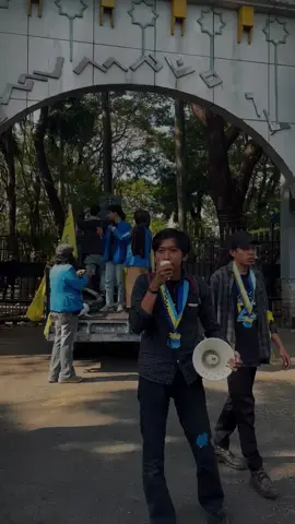 Mimbar keadilan ( Jalanan) sebagai wadah untuk merefleksikan ketidakadilan pemerintah dalam pemenuhan seluruh hak warga negara. #CapCut #mahasiswa #ketidakadilan #efyepe #demonstration 