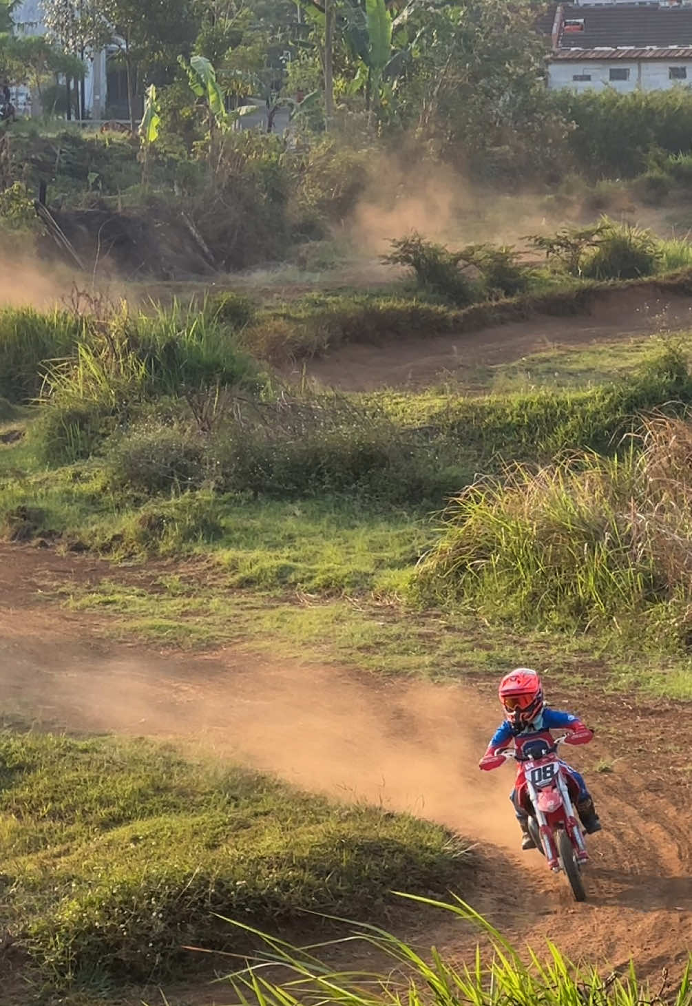 motor ditangan bocil 4t be likeee 💨🔥 #mx50cc #motocross #gasgas #grasstrack 