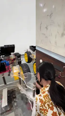 Robot soccer #robot #Soccer #surabaya #elektro #CapCut 