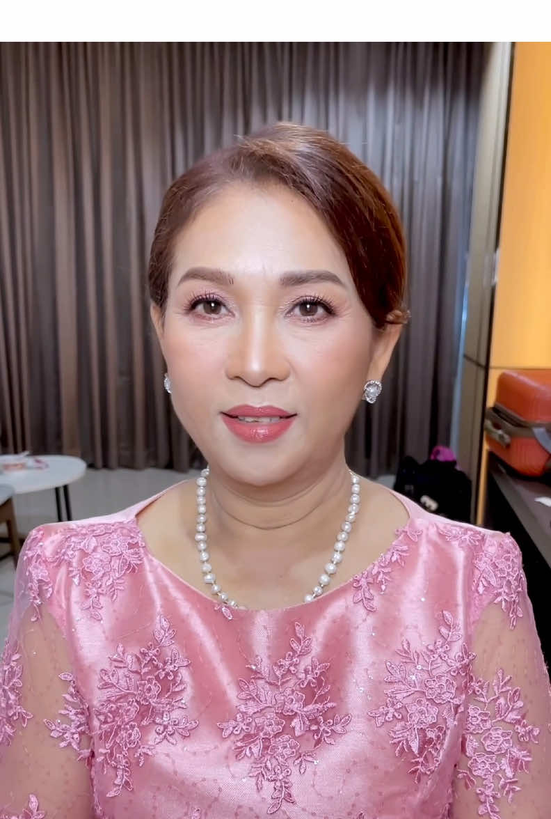แต่งหน้าผู้ใหญ่ ออกงานเกษียณ by ##Wanmakeup ##ช่างแต่งหน้าผู้ใหญ่##ช่างแต่งหน้าออกงาน##แต่งหน้าผู้ใหญ่##แต่งหน้าออกงาน