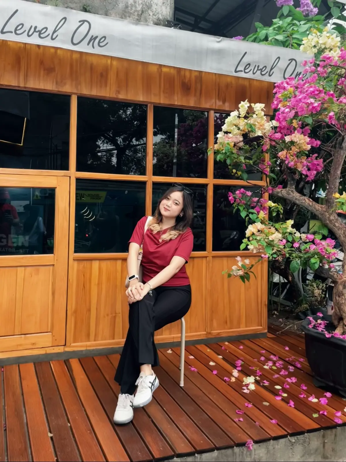 #lesungpipi #coffeshopsolo #placetogosolo 