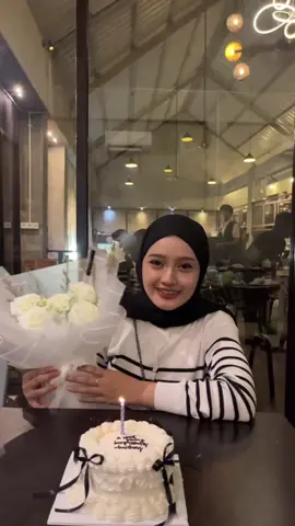 ulang tahun ke sekian kali nya di rayakan sama kamu, makasih yah! 🫶🏻 #masukberandafyp #barengpasangan #ulangtahun #OOTD #songviral 