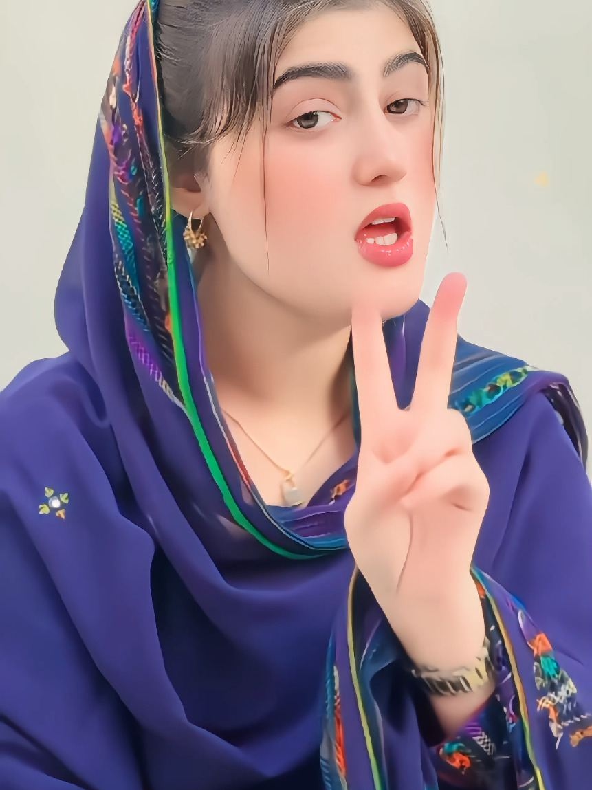 🎤 Singer: Fida Marwat 🔥 Pashto New Tappy 2025 💔 Dil ko choo lenay wali awaz ✨ Har dil ki zuban 🚀 Viral Track Loading… --- #FidaMarwat #PashtoTappy2025 #NewPashtoSong #ViralPashto #TrendingNow