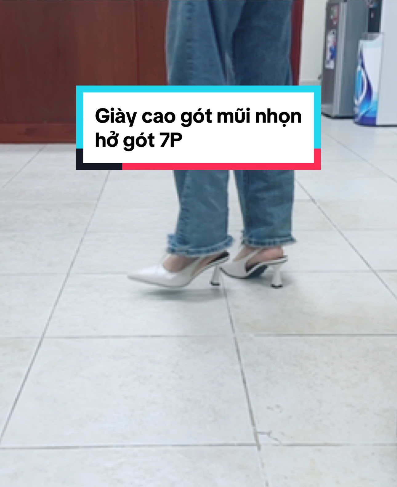 Giày cao gót mũi nhọn hở gót 7P, Chi tiết sản phẩm góc trái bên dưới video #giayxinh #giaythethao #giaycaogot #trend #tiktokshop