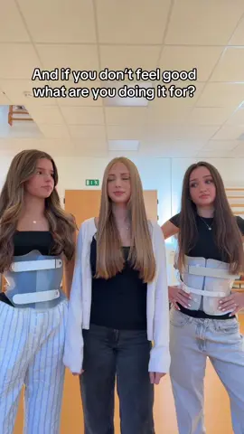 @𝐉 @livia ꨄ︎ #scoliose #foryou #backbrace #fyfyfyfy #korsett  