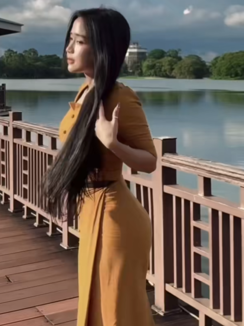 ရန်ကုန်သို့ #အဟောင်းလေးပြန်တင်ပါရစေ😍  #ဒီတစ်ပုဒ်တော့fypပေါ်ရောက်ချင်တယ်  #မြန်မာဝတ်စုံဒီဇိုင်းများ  #အကိတ်မမများ  #အိုး 