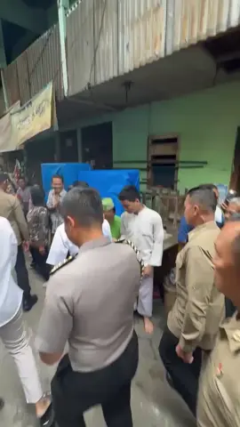 Siang Tadi Mas Wapres Melaksanakan Shalat Jumat  bersama RW Gen Z d Pademangan Barat Jakarta Utara #gibranrakabuming #gibranrakabumingraka #pesonagibranrakabuming #wapresgibran 