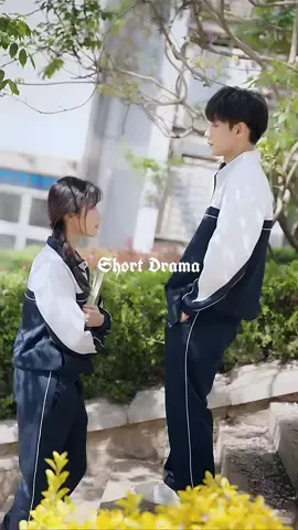 Udah saling suka waktu SMA, tapi orang tua mereka malah nikah, mereka jadi adik abang tiri deh, tapi ending mereka bikin gamon 🥰❤️☺️ #shortchinesedrama #aktorchina #douyin #ludandong #zhangjinyi 