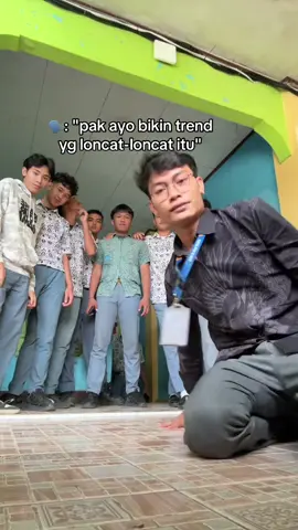 robek kan celananya😭