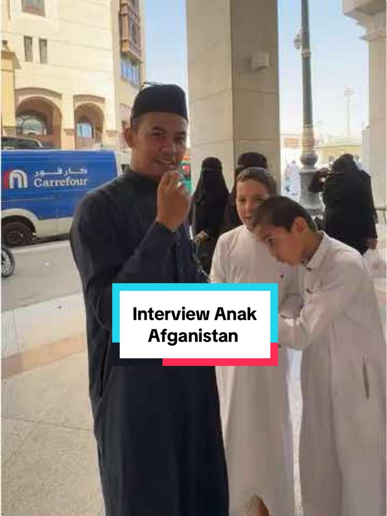 Interview anak-anak Afganistan Maulud di Madinah al-Munawwarah. #madinah #madinahalmunawaroh #boys #socialexperiment #interview 