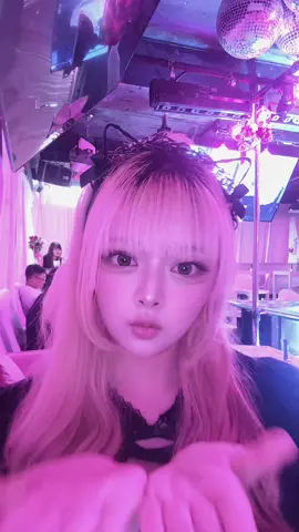 노예 거치대로 사용하는 표독한녀 #추천 #04 #fyp #05 #메이드카페 