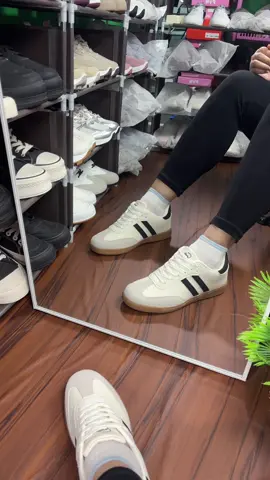 Rekomendasi sepatu nyaman dipakai dari brand @COROLLA Shoes Shop  #sepatusneakers #koreanstyle #sepatuwanita #sepatukekinian #corolla 