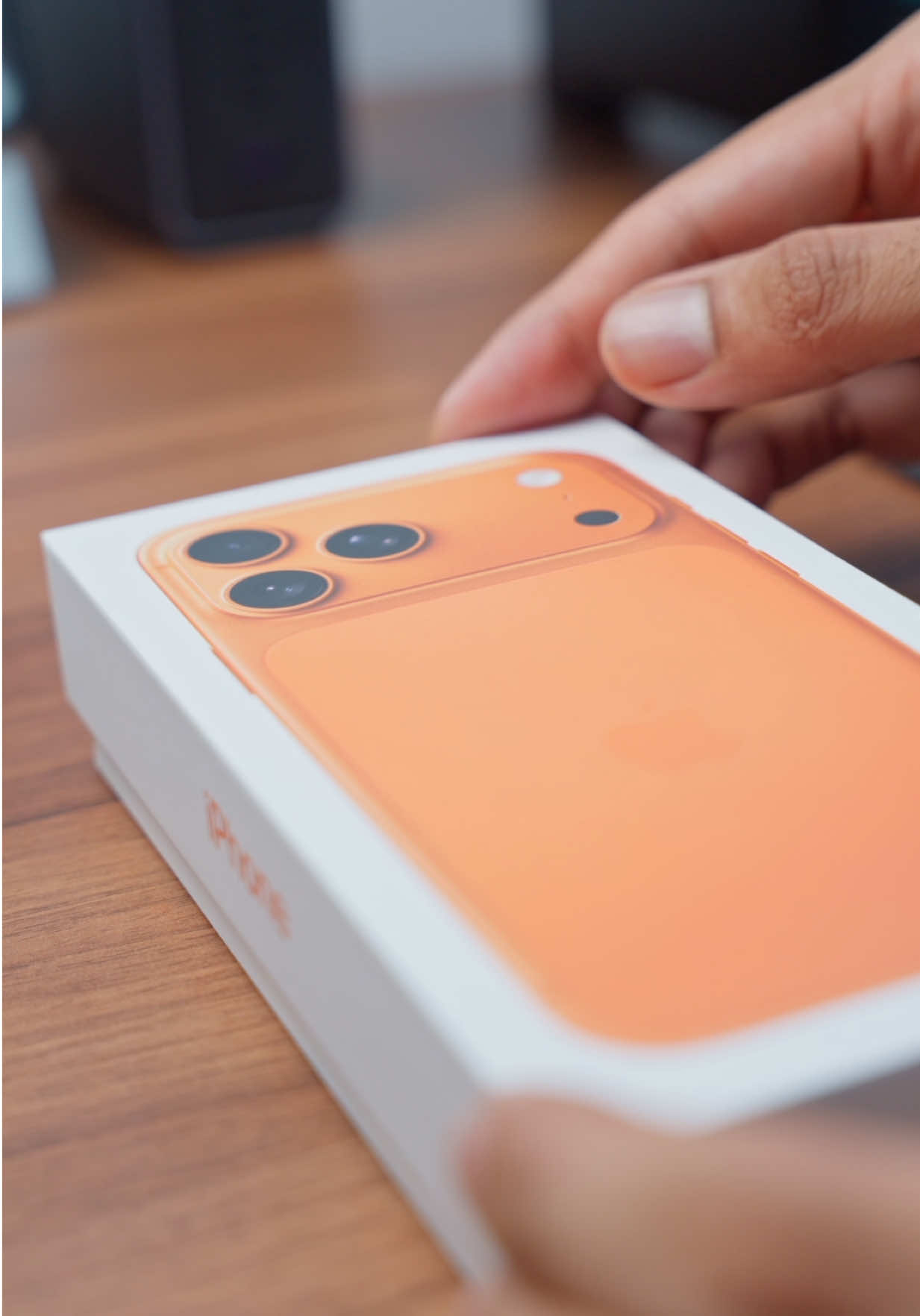 Few experiences come above unboxing a new iPhone 🍊  #unboxing #iphone17 #iphone #Tech #iphone17promax 