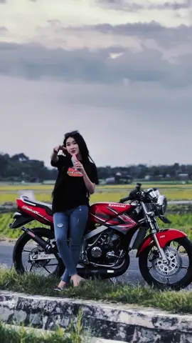 Moso ga pengen boloo?🤩 Presale 1 Only 125k❗️ Jangan lupa borong 🚀 @Sherlynw💋  . Info Pemesanan :  • Stevy : 0851-6510-2601 . #Twostrokeculture #tsc #tscvol1 #Banjarnegara #twostroke 