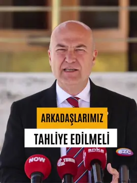 İzmir’de günlerdir tutuklu bulunan arkadaşlarımız bir an önce serbest bırakılmalıdır. Ortada kooperatif eli ile mal edinme yok, hırsızlık yok, savcının iddianamesine yansımış bunlar lehe delil olarak.  Bu yargılama olağanüstü koşullarda yapılması gereken bir yargılama değil.  Burada kaçacak, göçecek kimse yok. Hepsi tutuksuz yargılanmalıdır. 40 gün içinde 3 defa mahkeme heyetinin değişmesi, hakimlerin dosyaya hakim olmaması soru işaretleriyle dolu olsa da, temennimiz arkadaşlarımızın bir an önce tahliye edilmesidir.