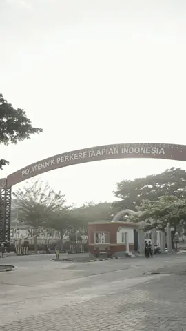 walaupun susah tapi insyaallah bisa  #ppimadiun #BPTT #balaipelatihantekhniktraksi #masinis #mycitacita #fyp #fypage 