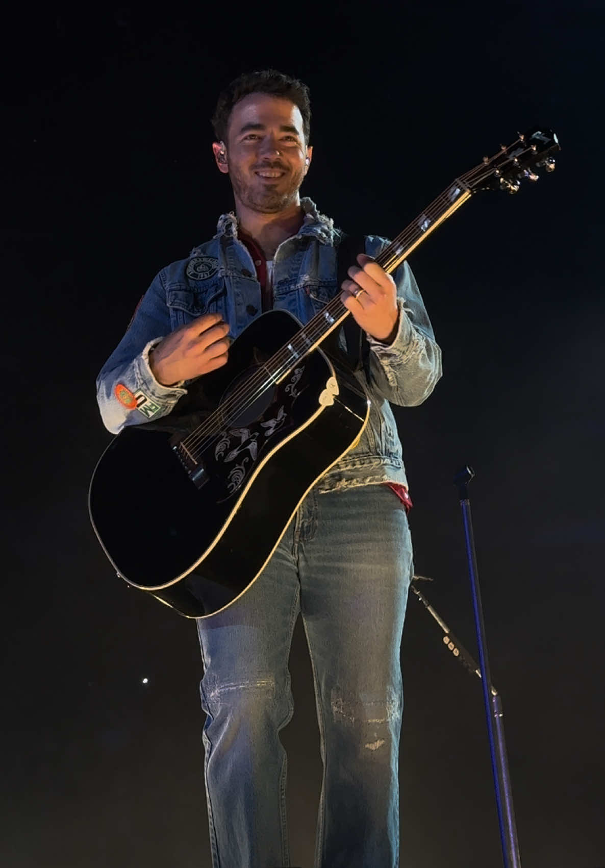 LOUUUUUDERRRR 📣 #jonasbrothers #backwards #greetingsfromyourhometowntour @Jonas Brothers @Nick Jonas @joejonas @Kevin Jonas 