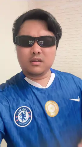 အလယ်က ဘာလေးလည်း???