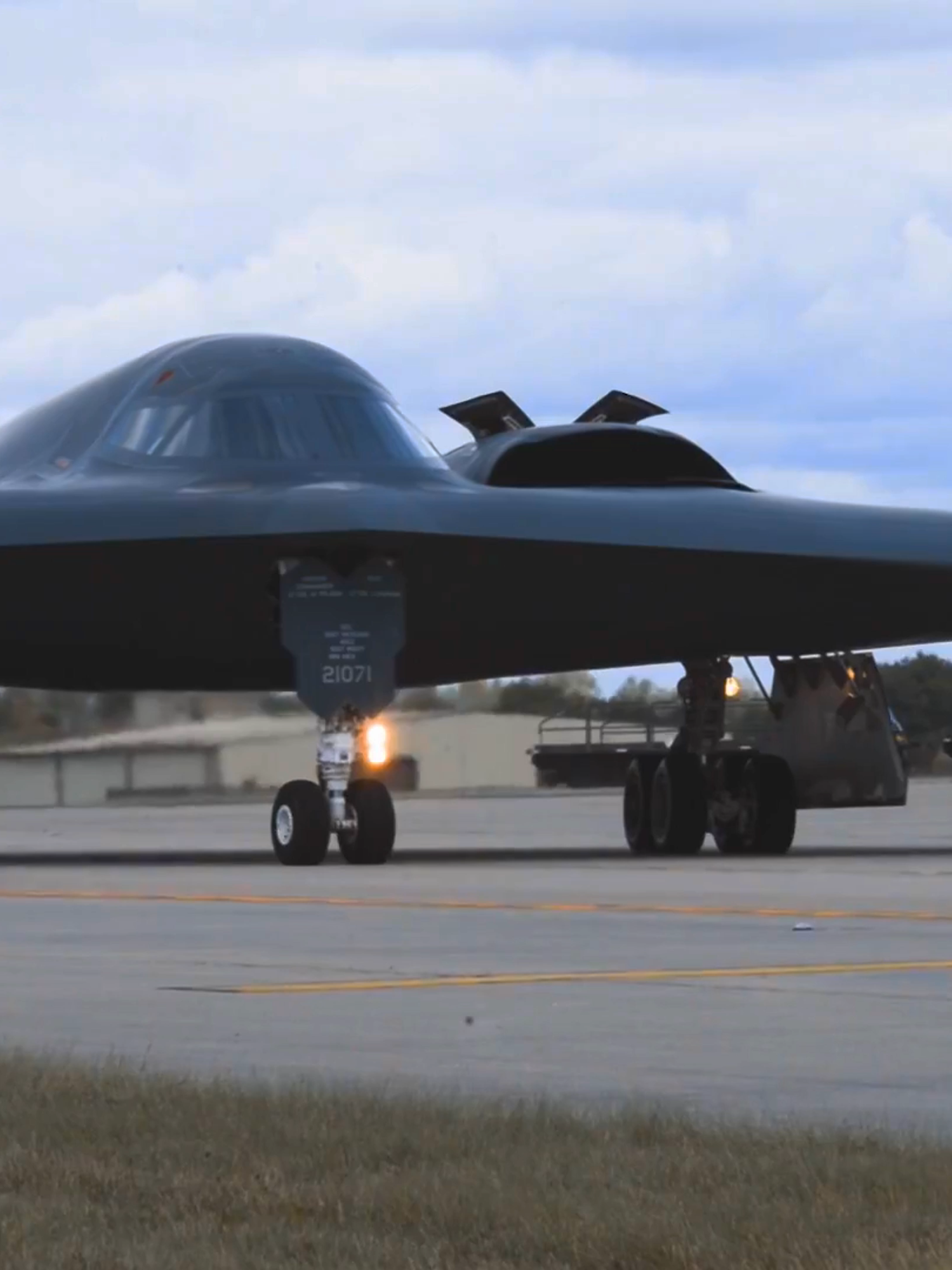 B-2 - Lonely Lonely #b2 #usaf #rampage • Credits to Haci Productions on Youtube for the clips • Reupload because i forgot to change back the music volume to original •