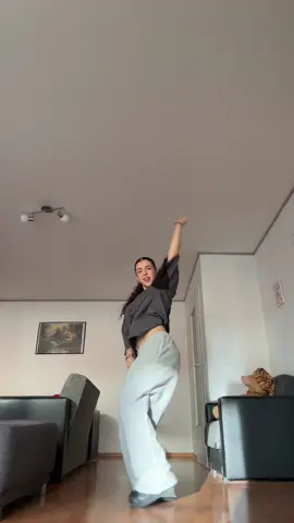 I love the lighting in this sm // dc:@LANAII #fyp #dancer #dancetrend2025 #choreography #conceited 